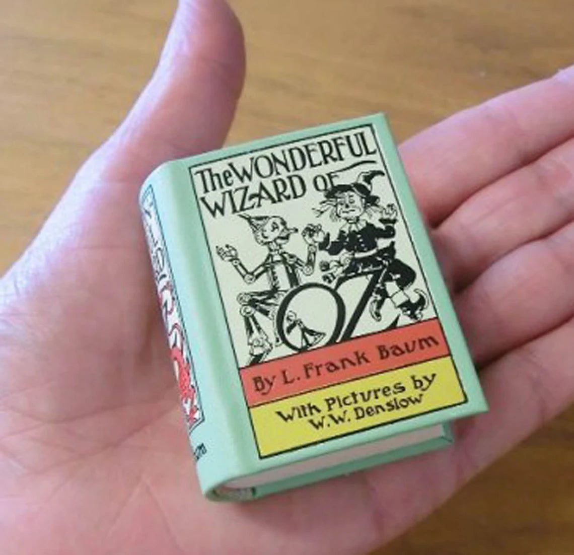The Wonderful Wizard of Oz Miniature Book