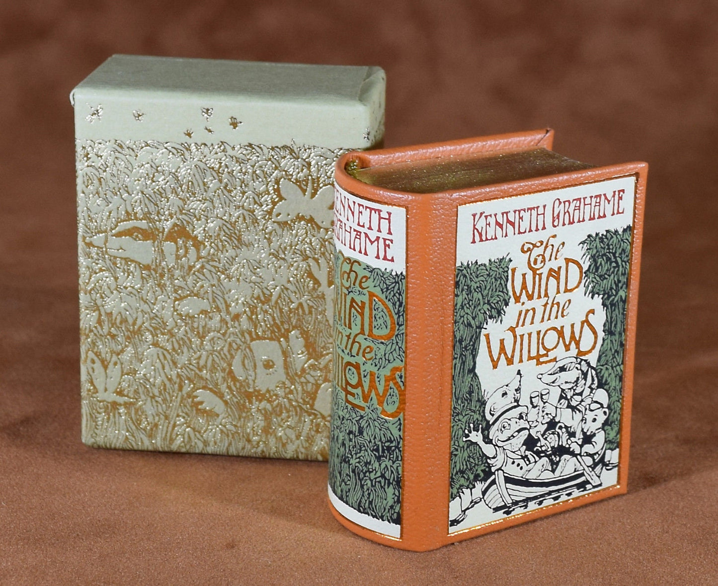 The Wind in the Willows Miniature Book