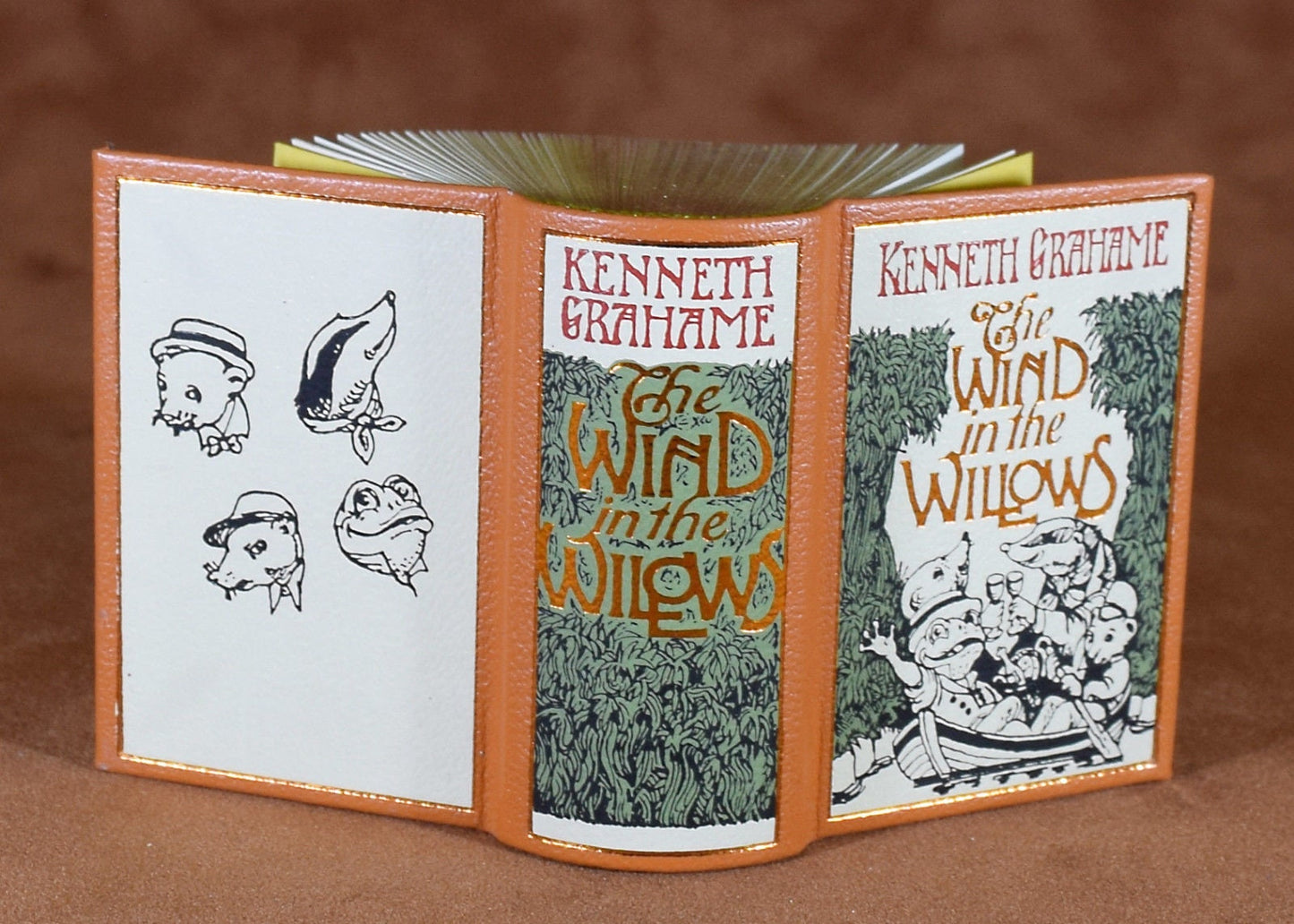 The Wind in the Willows Miniature Book