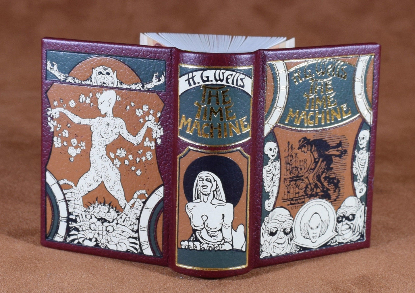 The Time Machine H.G. Wells Miniature Book