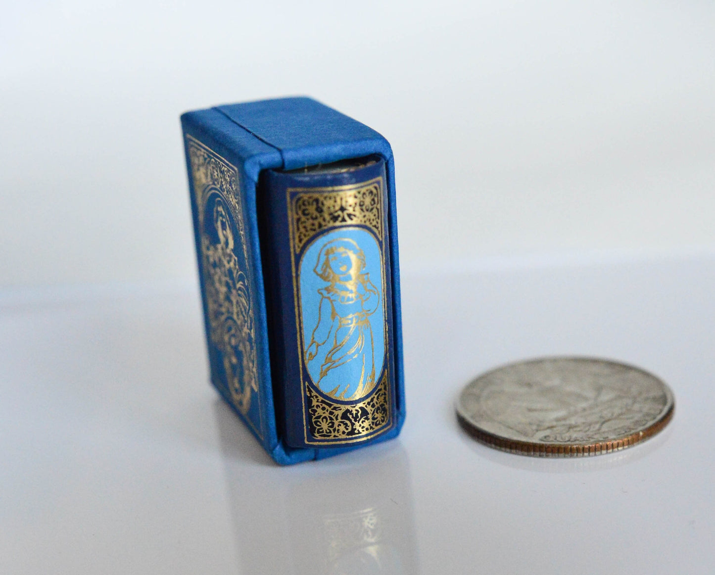 Dollhouse Book Alice's Adventures in Wonderland Micro Miniature