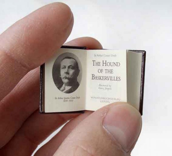 Dollhouse Book Sherlock Holmes Hound of the Baskervilles Micro Miniature
