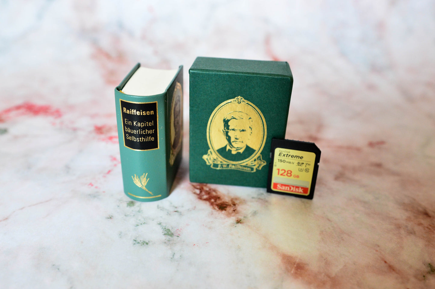 Friedrich Wilhelm Raiffeisen Ein Kapitel bauerlicher Selbsthilfe Miniature Book German text