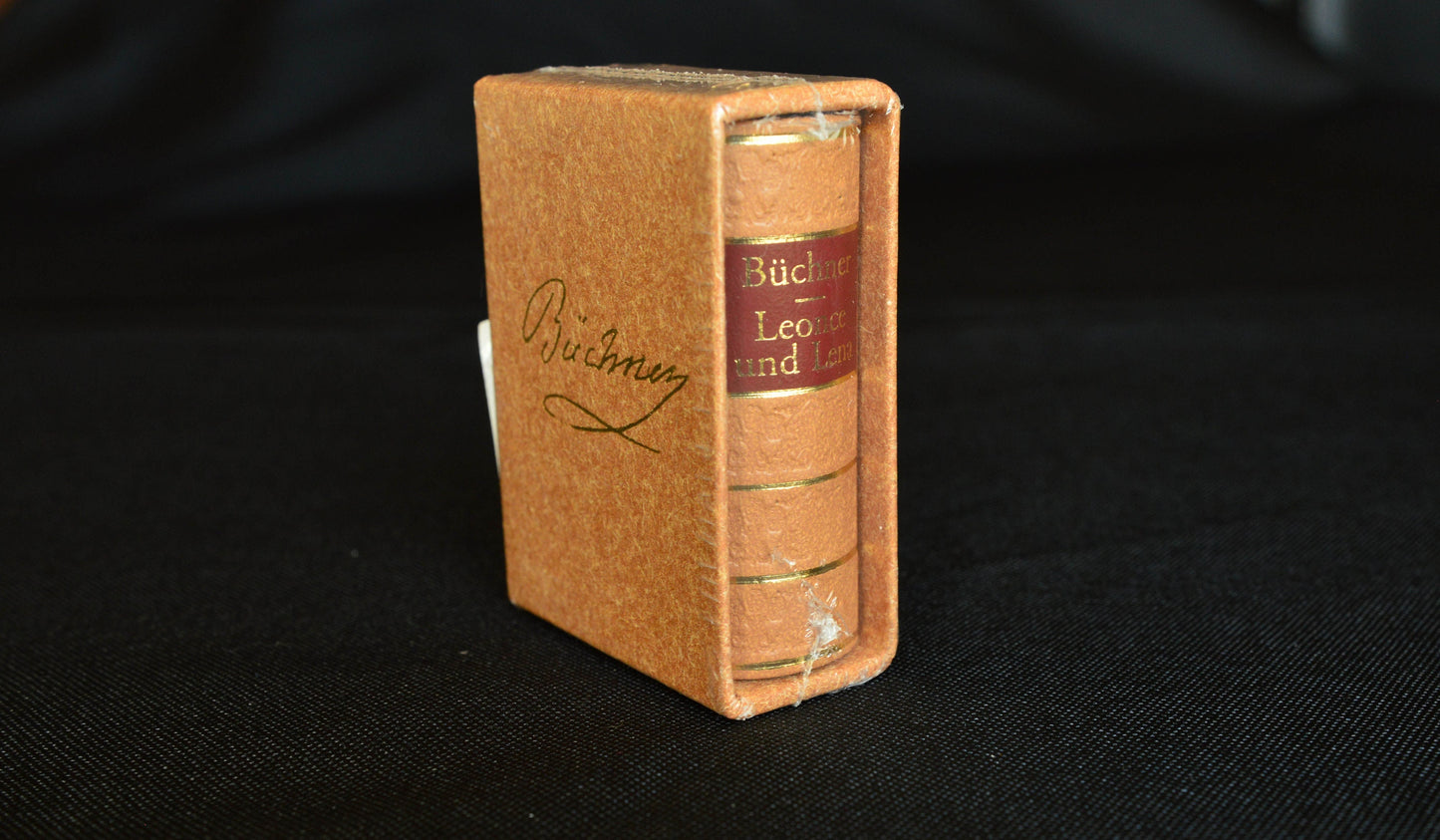 Leonce Und Lena by Georg Büchner Miniature Book German text