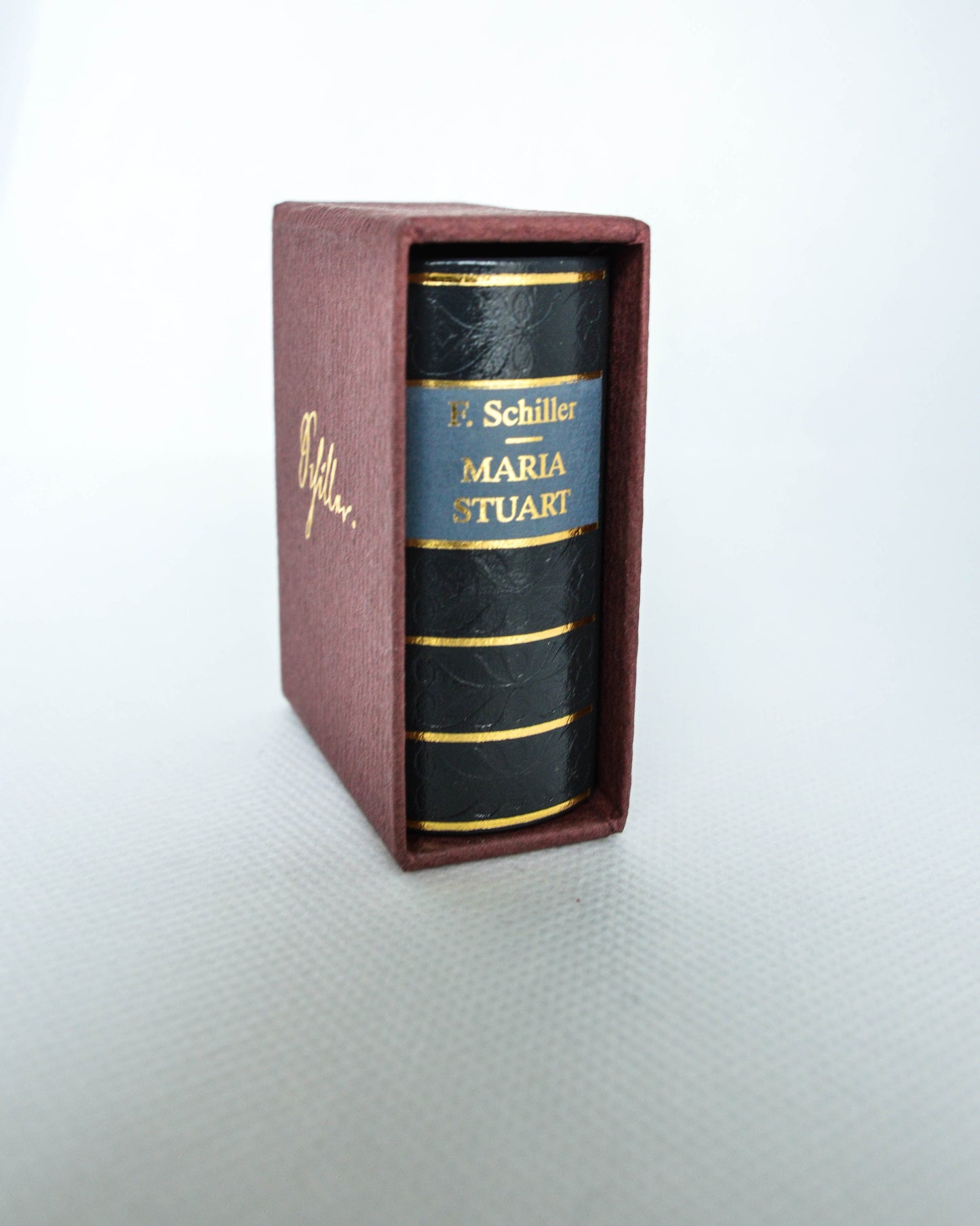 Maria Stuart by Friedrich Schiller Miniature Book Gold Gilt-edged edition German text