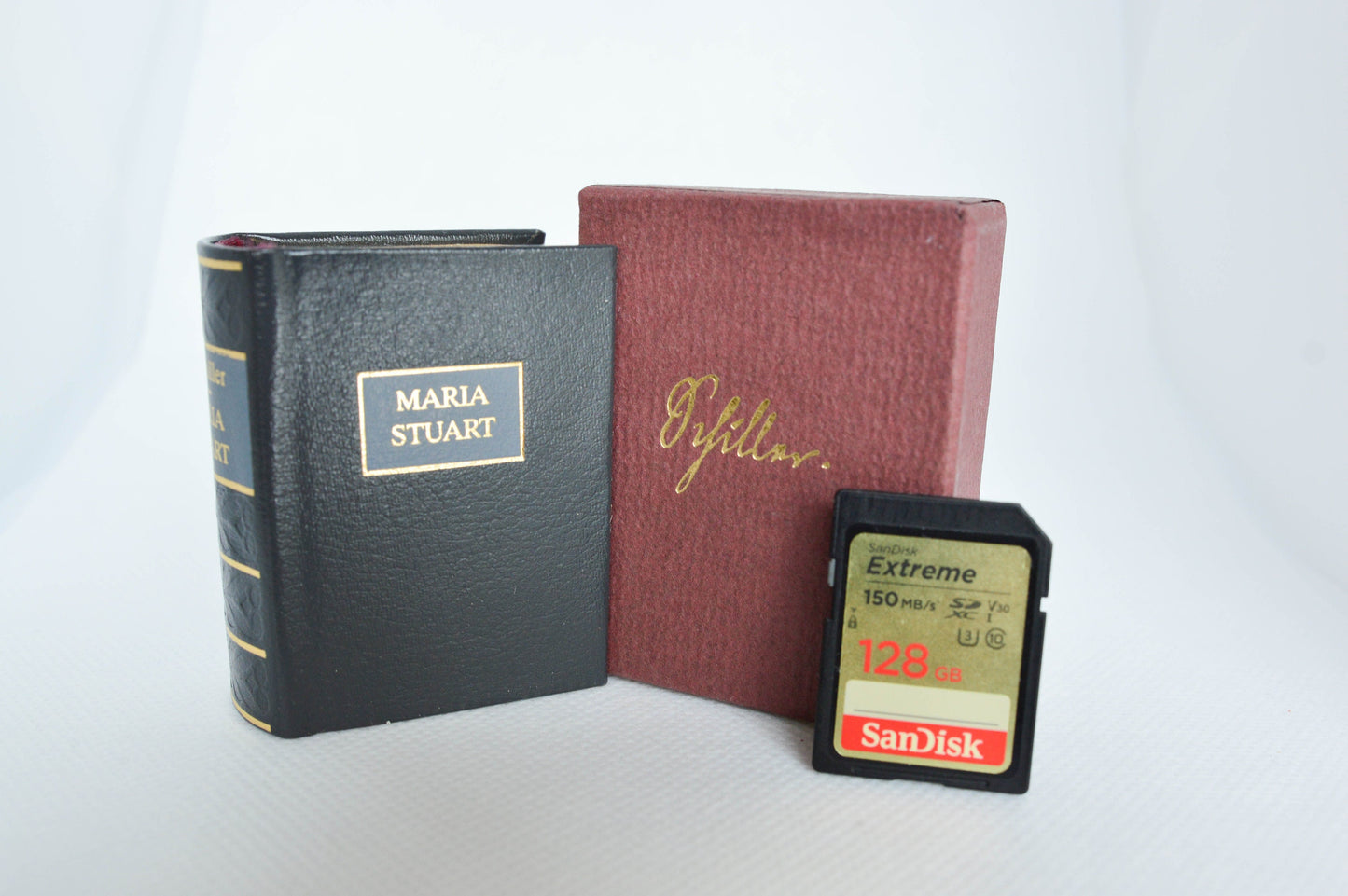 Maria Stuart by Friedrich Schiller Miniature Book Gold Gilt-edged edition German text