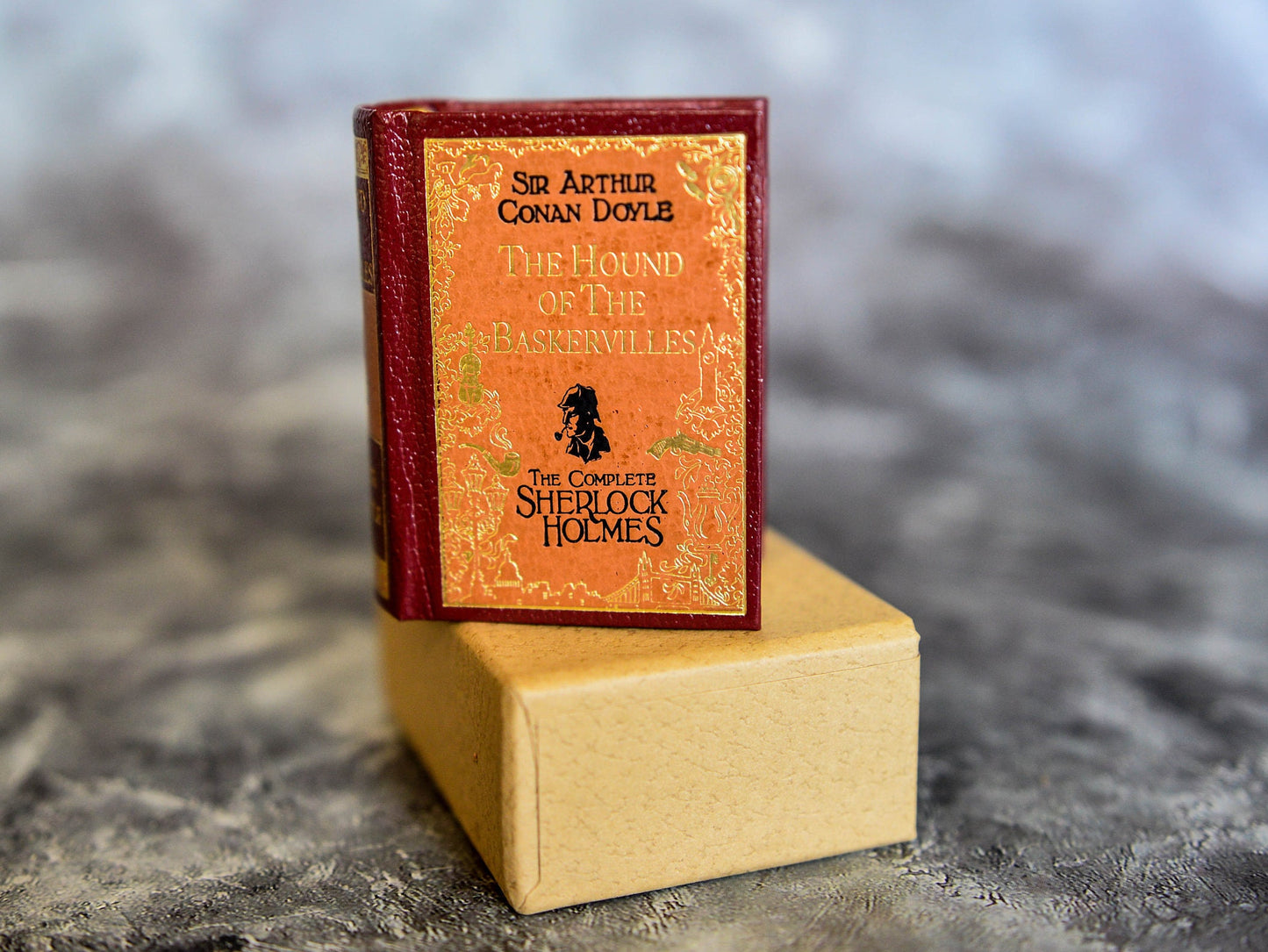 Sherlock Holmes The Hound of The Baskervilles Standard New Edition by Sir Arthur Conan Doyle Miniature Book