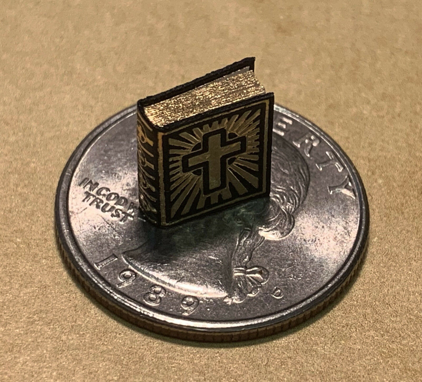 Micro Miniature The Lord's Prayer in Ten Languages #2 Sunrays Design The Gutenberg Smallest Book of the World