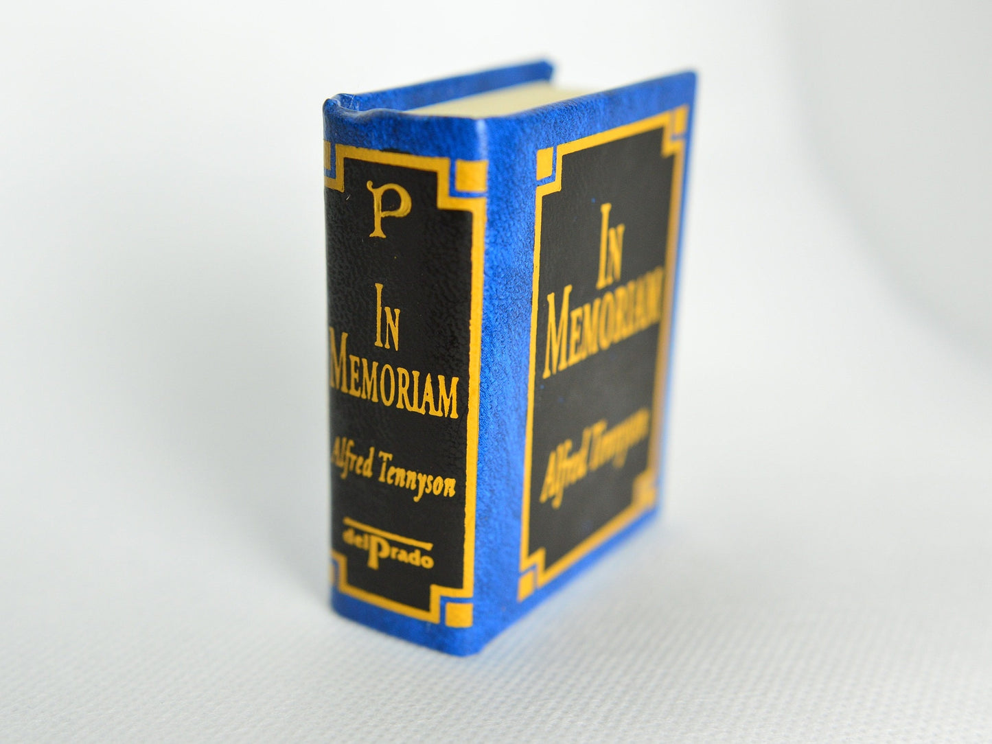In Memoriam by Alfred Tennyson Miniature Book English text