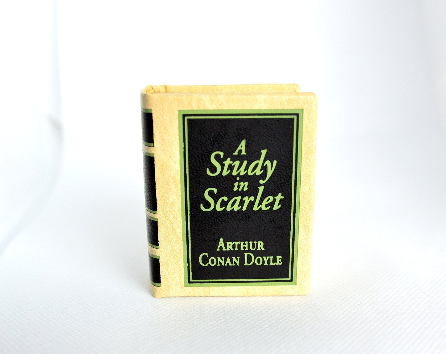 A Study in Scarlet by Sir Arthur Conan Doyle Miniature Book English Text