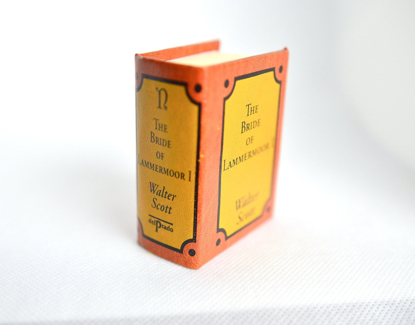 The Bride of Lammermoor I by Walter Scott Miniature Book English Text