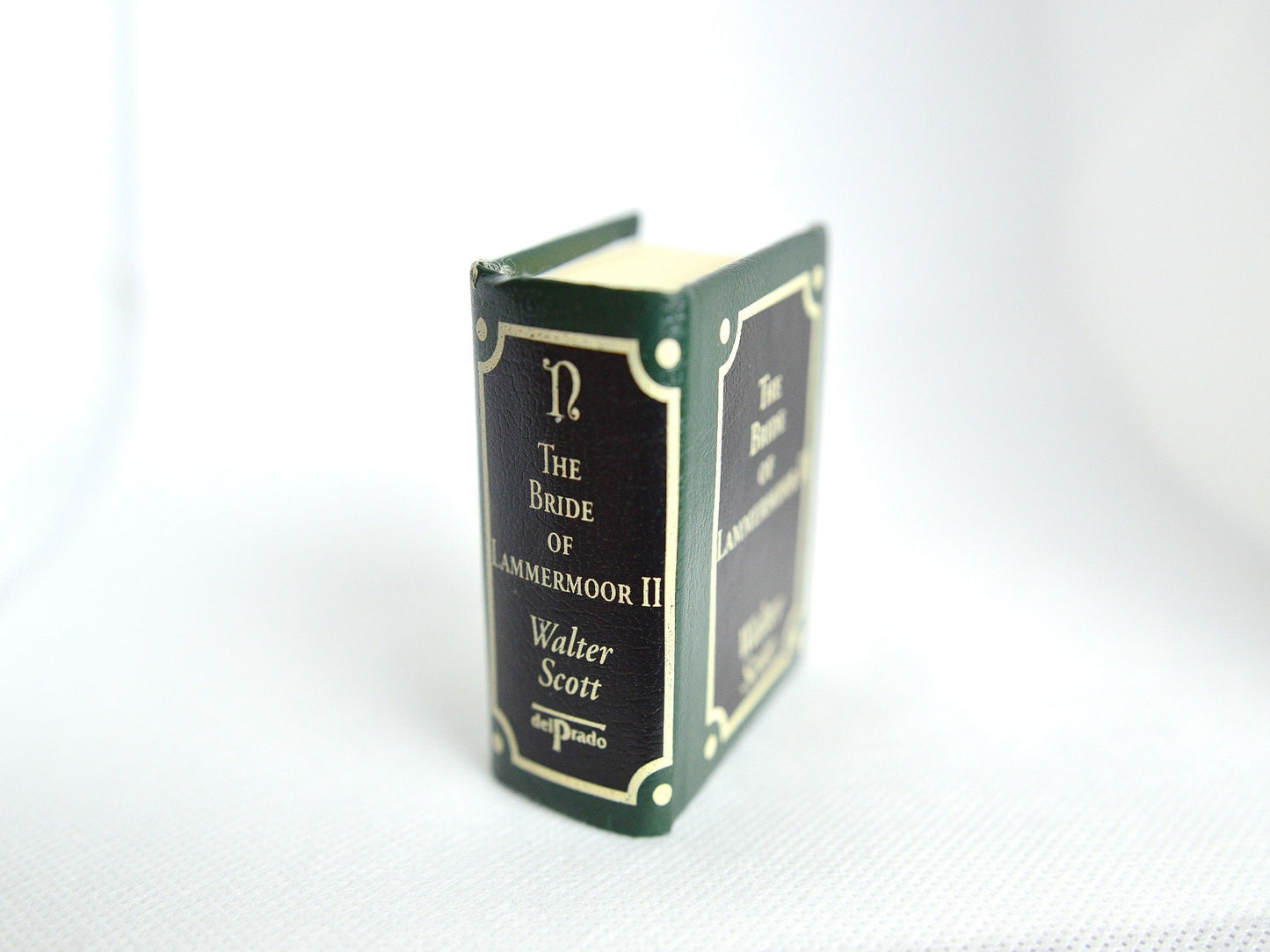 The Bride of Lammermoor II by Walter Scott Miniature Book English Text