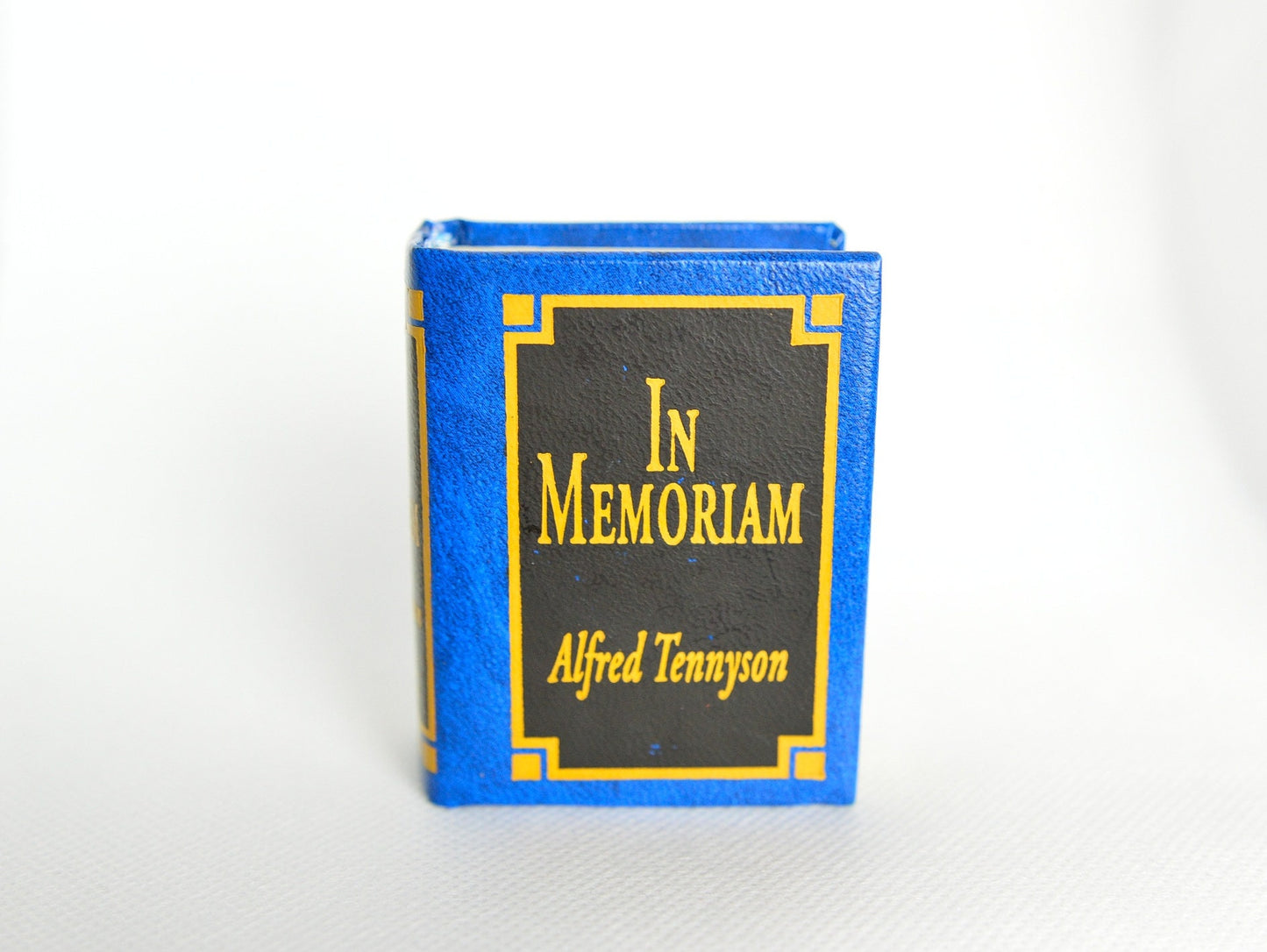 In Memoriam by Alfred Tennyson Miniature Book English text
