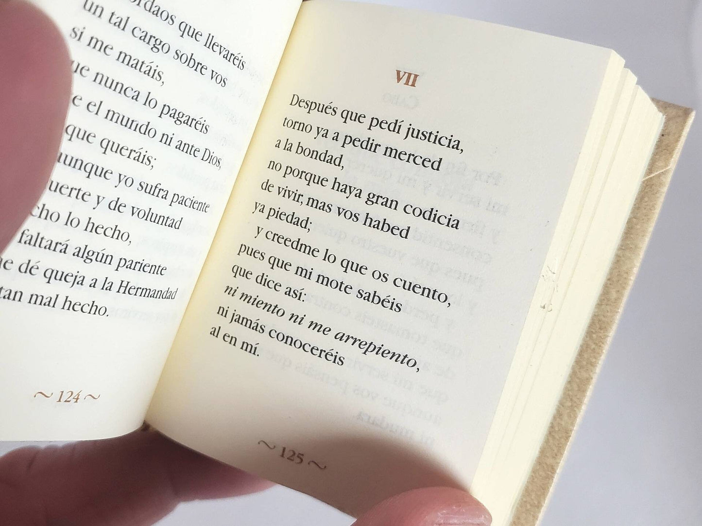 Obra Completa by Jose Manrique Spanish Language Miniature Book