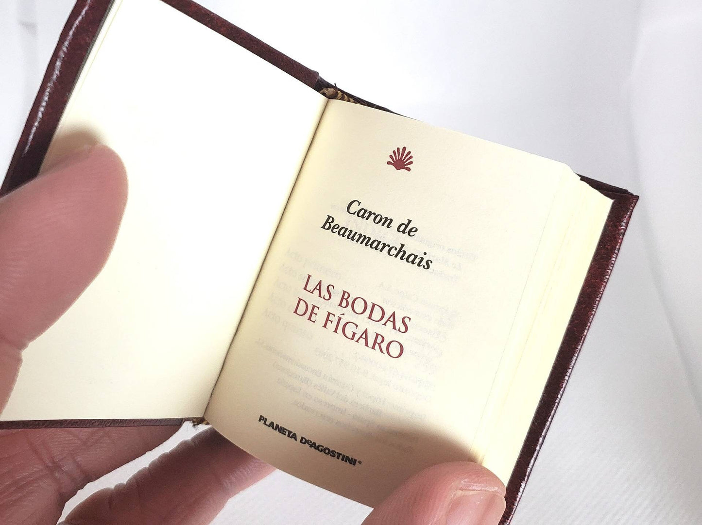 Las Bodas De Fìgaro (The Marriage of Figaro) by Pierre Caron De Beaumarchais Spanish Language Miniature Book