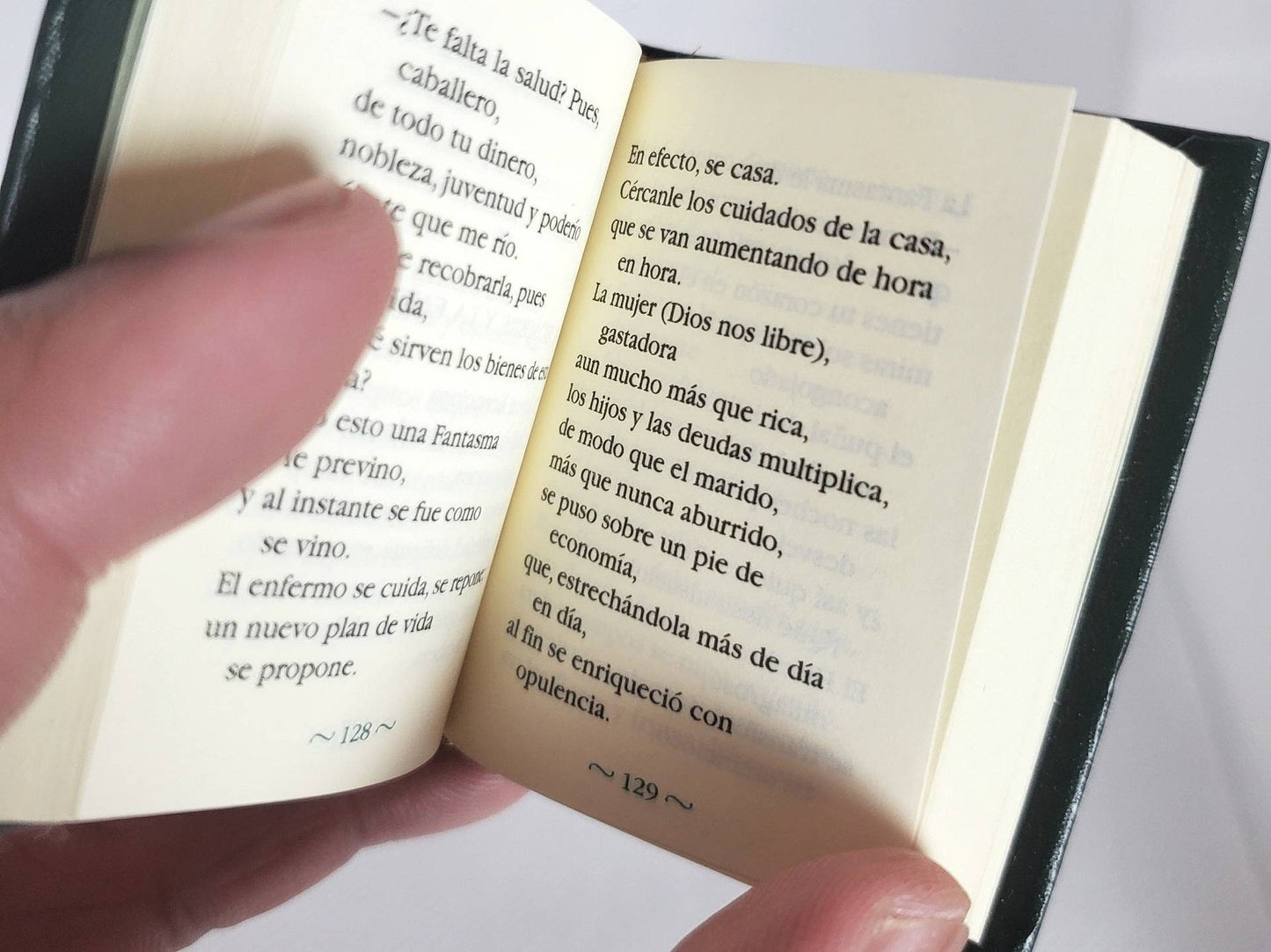 Fábulas II (Fables) by Félix María De Samaniego Spanish Language Miniature Book