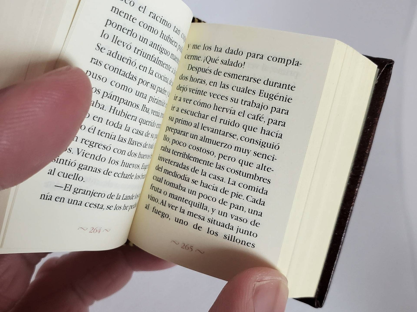 Eugénie Grandet by Honoré De Balzac Spanish Language Miniature Book