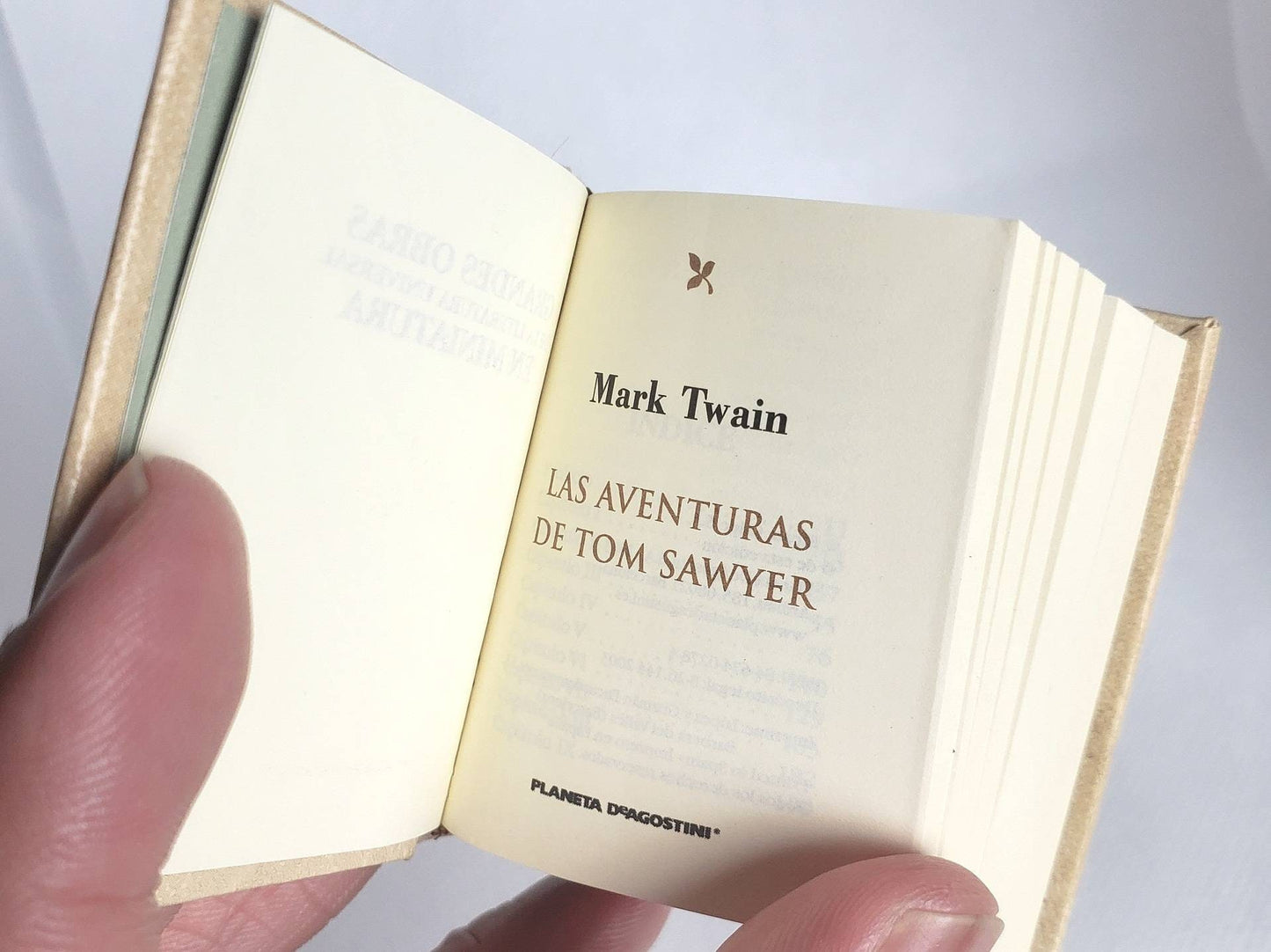 Las Aventuras De Tom Sawyer by Mark Twain Spanish Language Miniature Book (The Adventures of Tom Sawyer)
