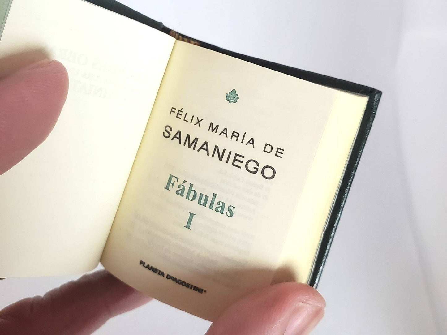 Fábulas I (Fables) by Félix María De Samaniego Spanish Language Miniature Book