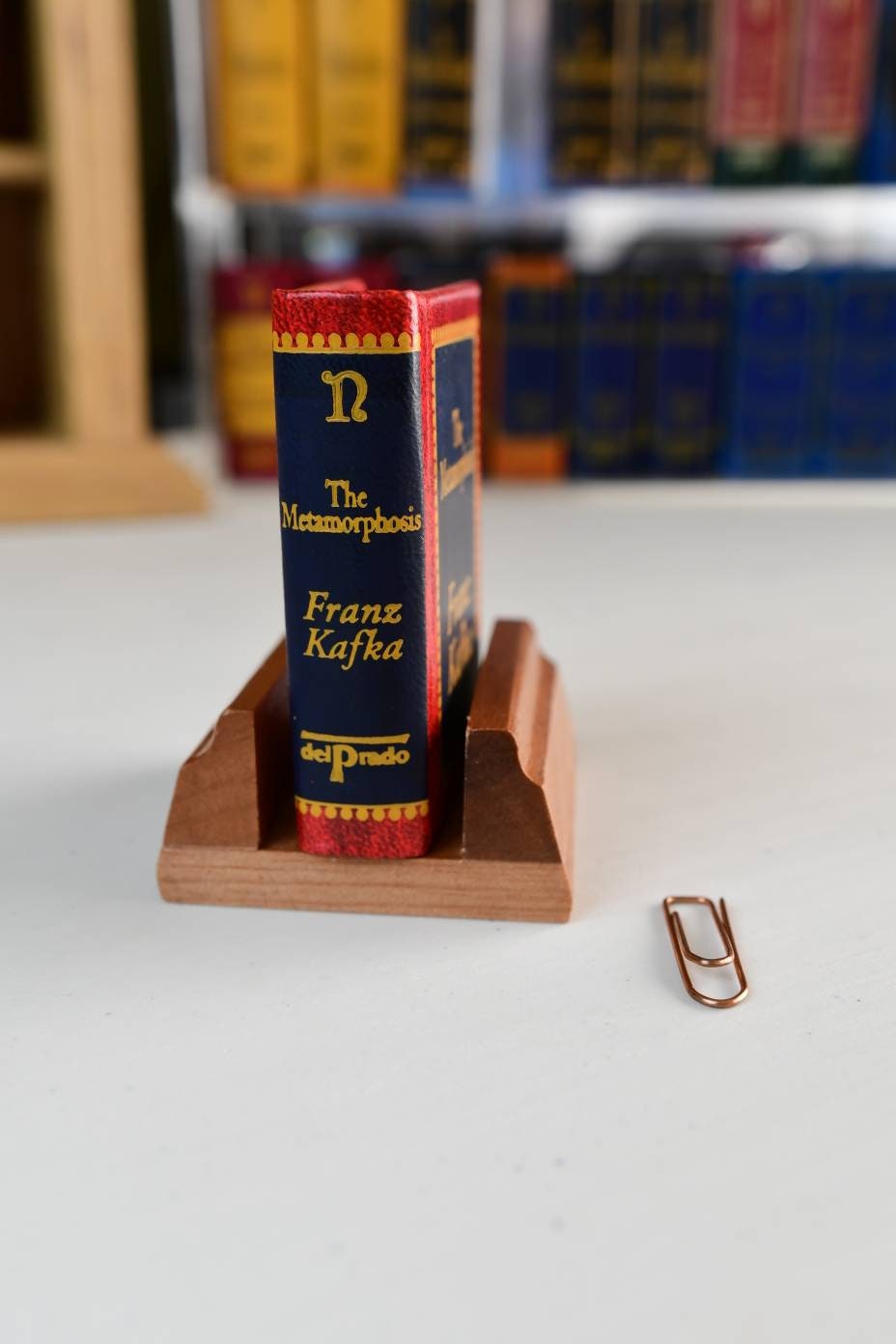 Micro Wooden Bookstand Bookends for Miniature Books (Fits 1 Minibook)