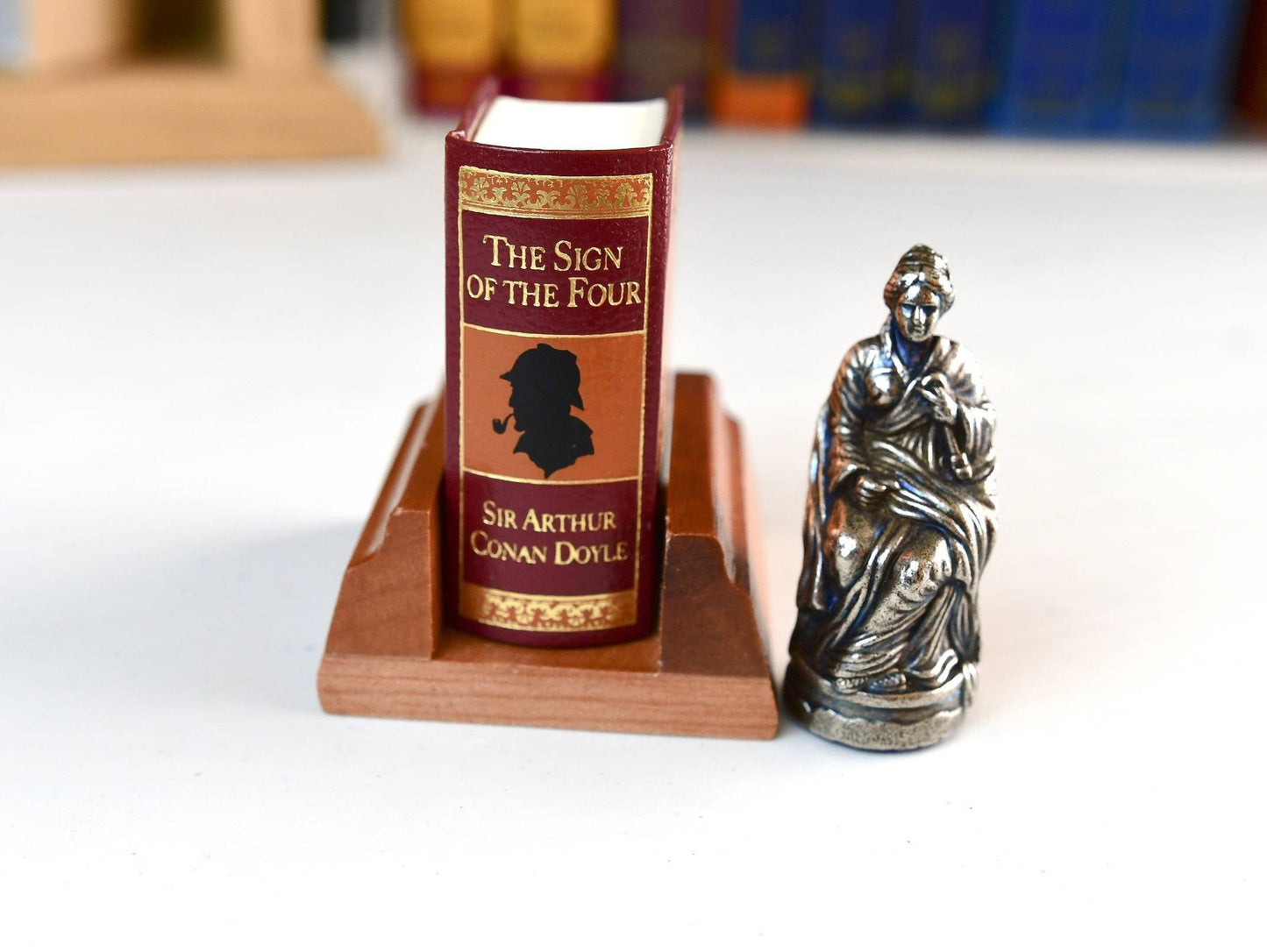 Micro Wooden Bookstand Bookends for Miniature Books (Fits 1 Minibook)