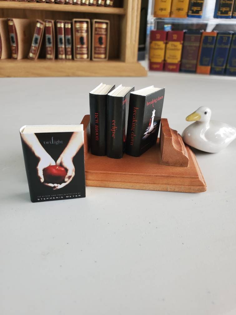 Small Wooden Bookstand Bookend for Miniature Books (Fits 2 Minibooks)
