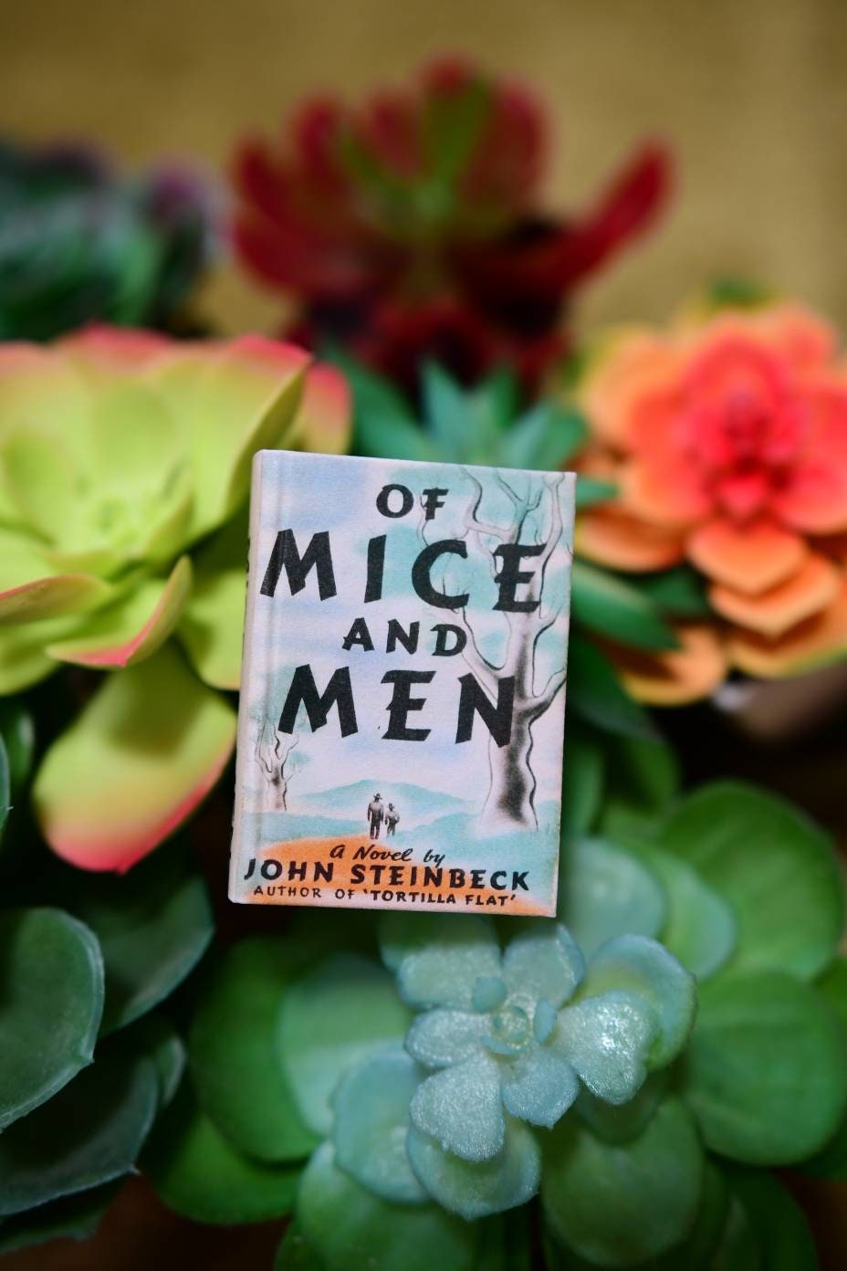 Of Mice and Men by John Steinbeck Miniature Book Paperback Softback