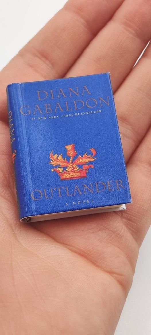 Outlander Book Series 8 Vol. Set Diana Gabaldon Dollhouse Micro Miniature Book A Collection of Quotes & Sayings Paperback