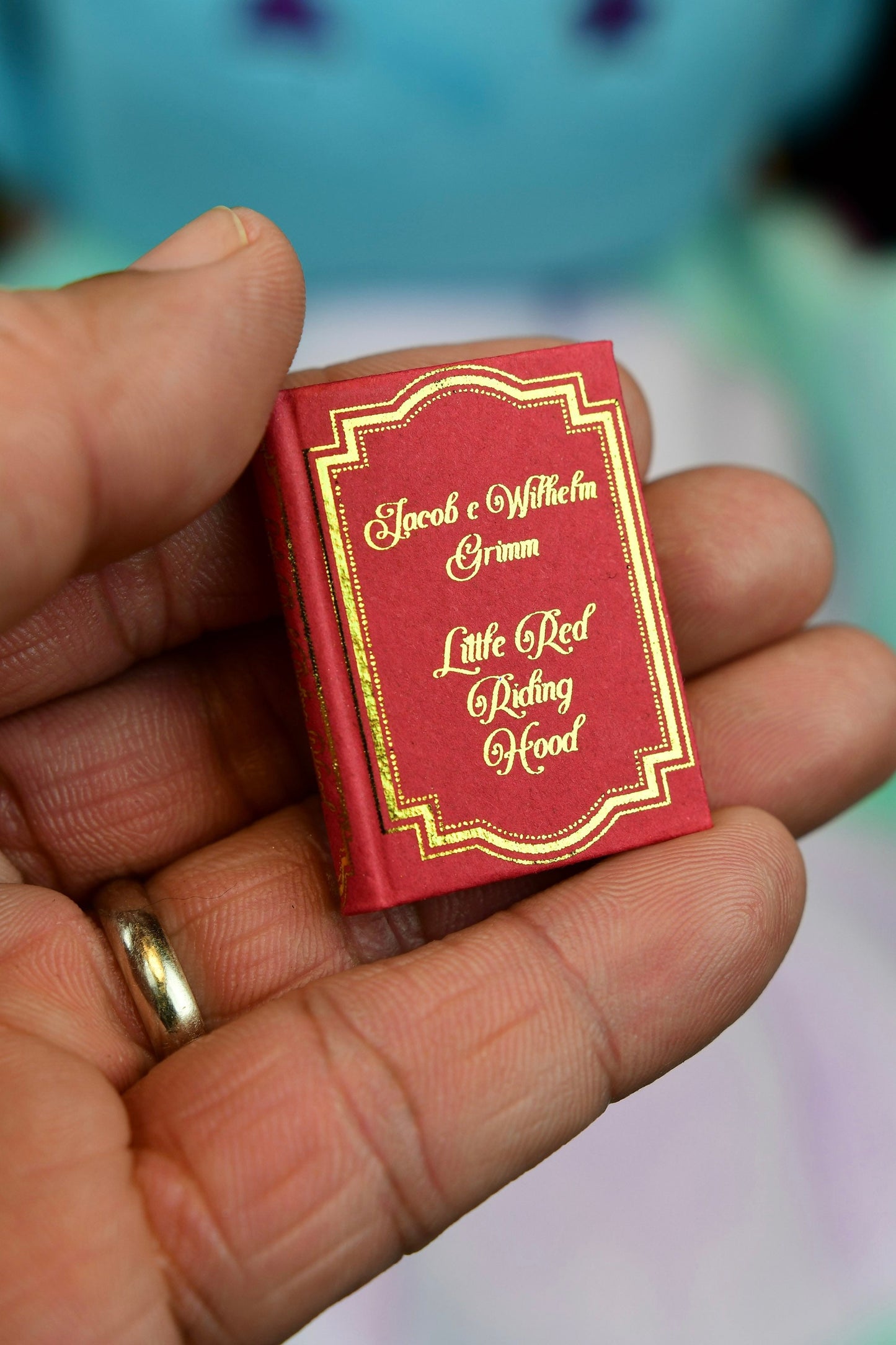 Fairy Tale Series Miniature Book Set Vol 2 feat. Little Red Riding Hood, Snow White,The Bremen Town Musicians, The Frog King, Puss in Boots