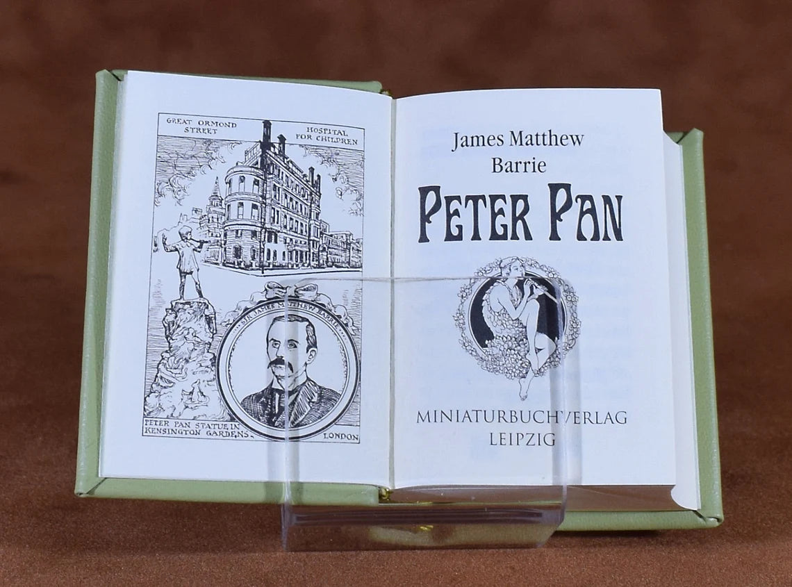 Peter Pan by J.M. Barrie Miniature Book Inactive