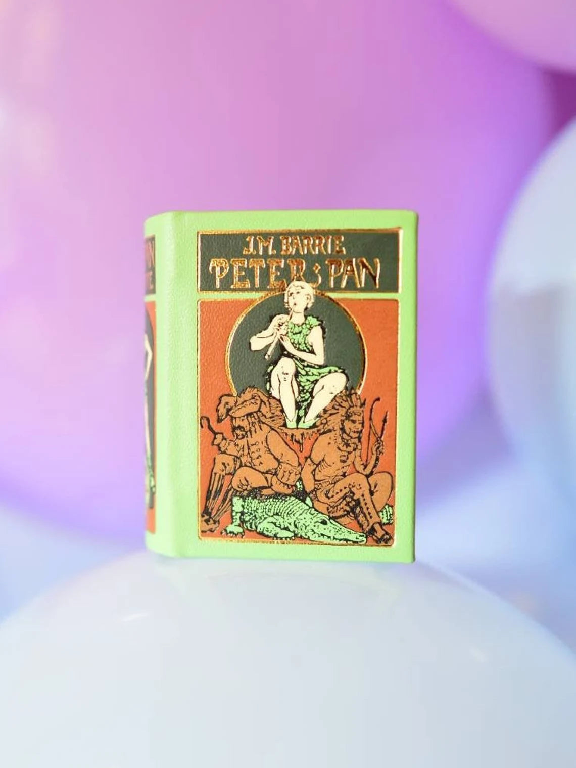 Peter Pan by J.M. Barrie Miniature Book Inactive