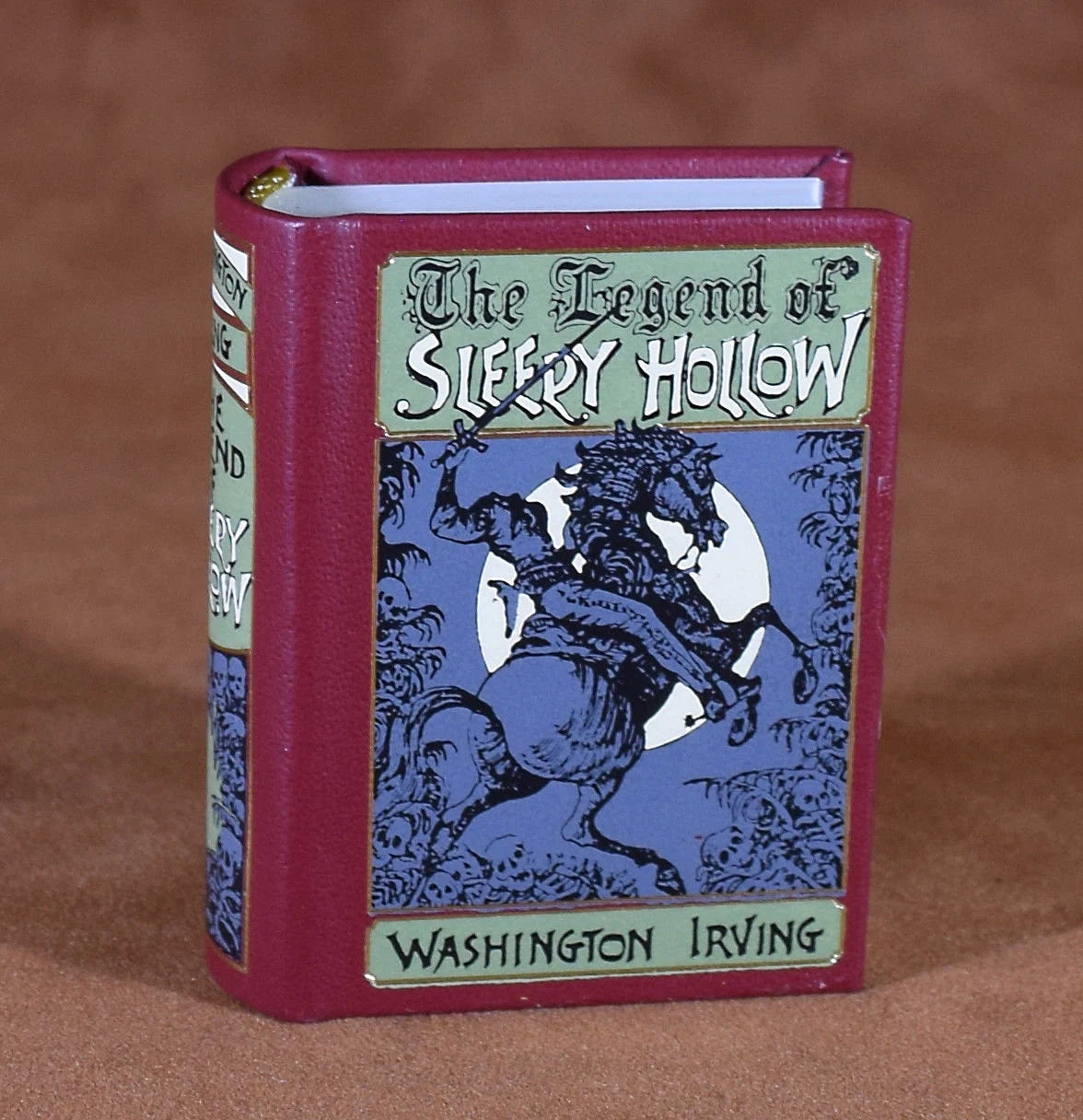 The Legend of Sleepy Hollow by Washington Irving Miniature Book