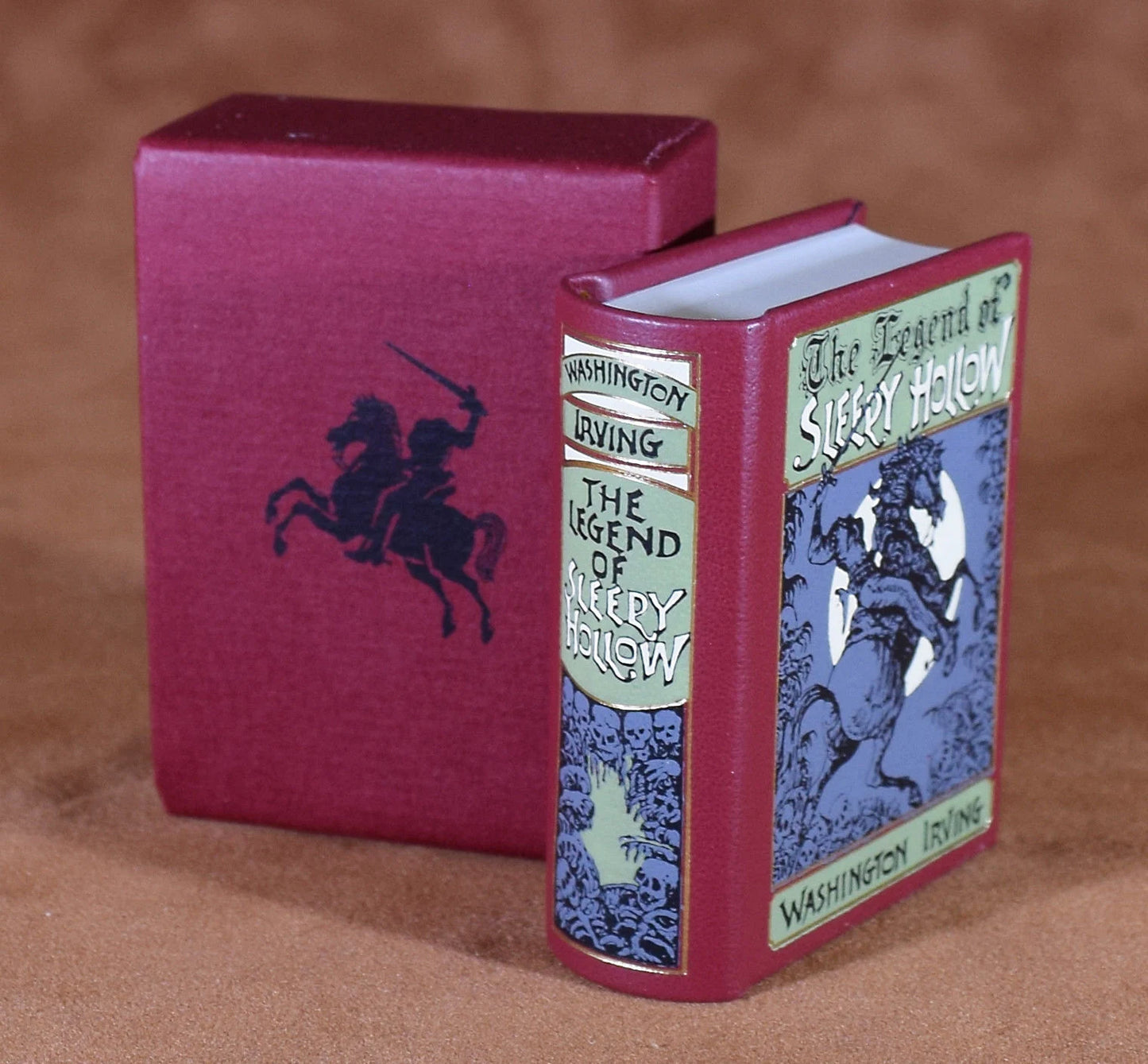 The Legend of Sleepy Hollow by Washington Irving Miniature Book