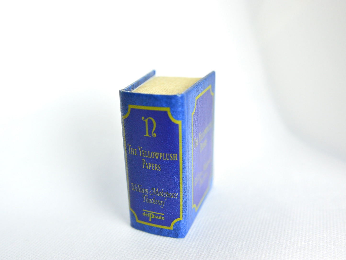 The Yellowplush Papers by William Makepeace Thackeray Miniature Book English Text