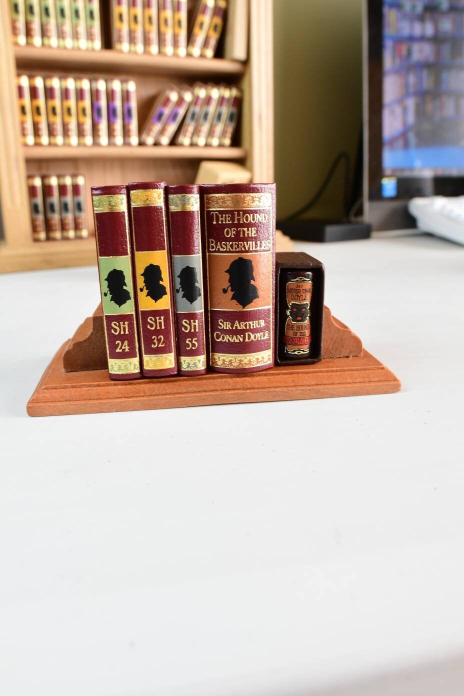 Mid-size Wooden Bookstand Bookends for Miniature Books ( Fits 3 Minibooks)