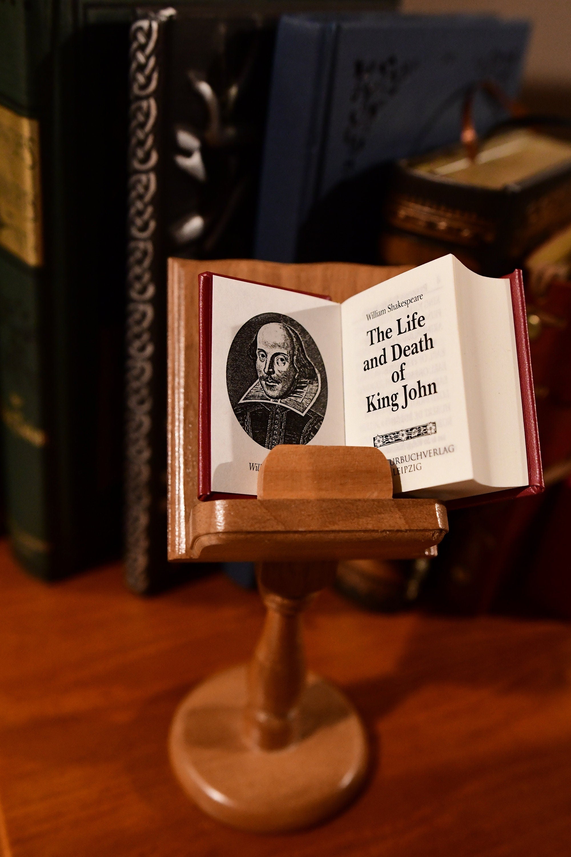 Wooden Miniature Book Holder Pedestal, Lectern & Display Stand ...